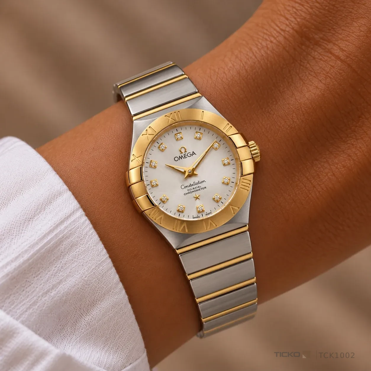 ساعت زنانه امگا مدل  Constellation gold on silver pearl
