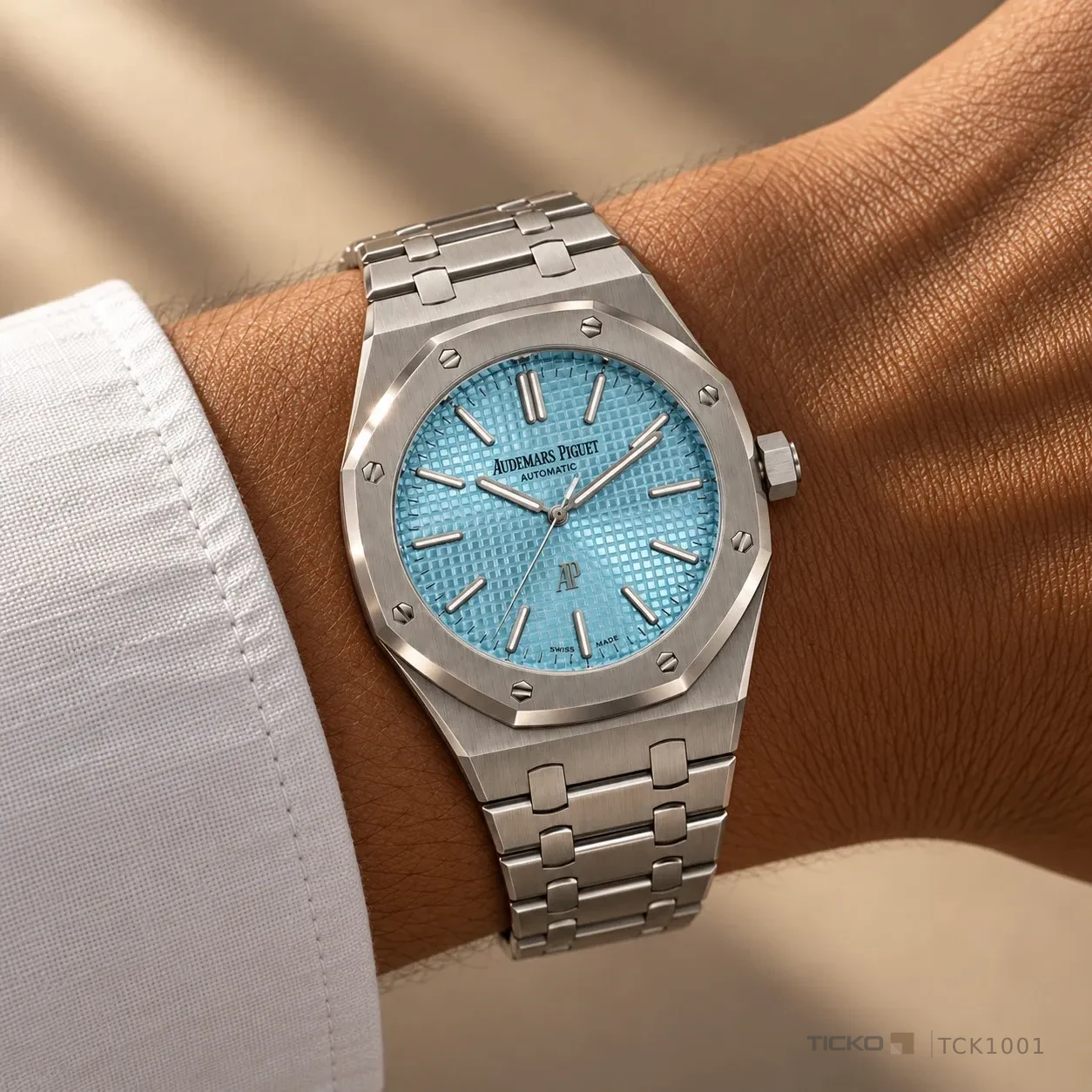 ساعت مردانه اودمارپیگه مدل royaloak selfwinding lightblue